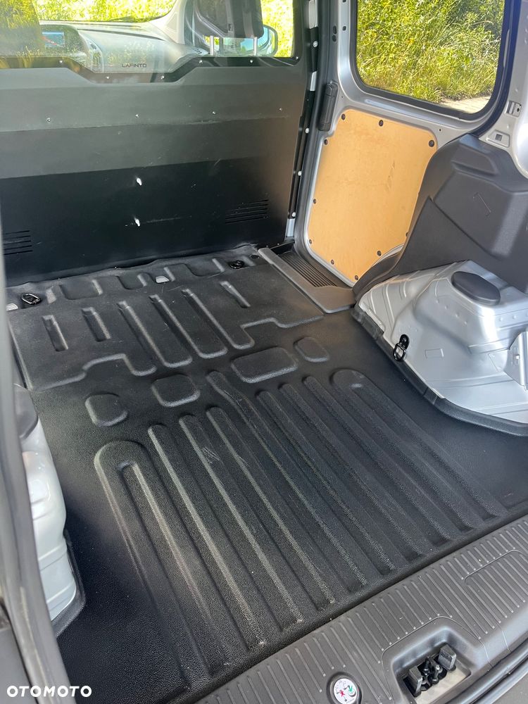 Ford Transit courier - 31