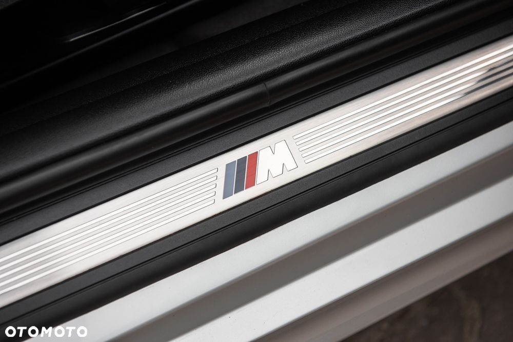 BMW Seria 3 325i xDrive M Sport Edition - 29
