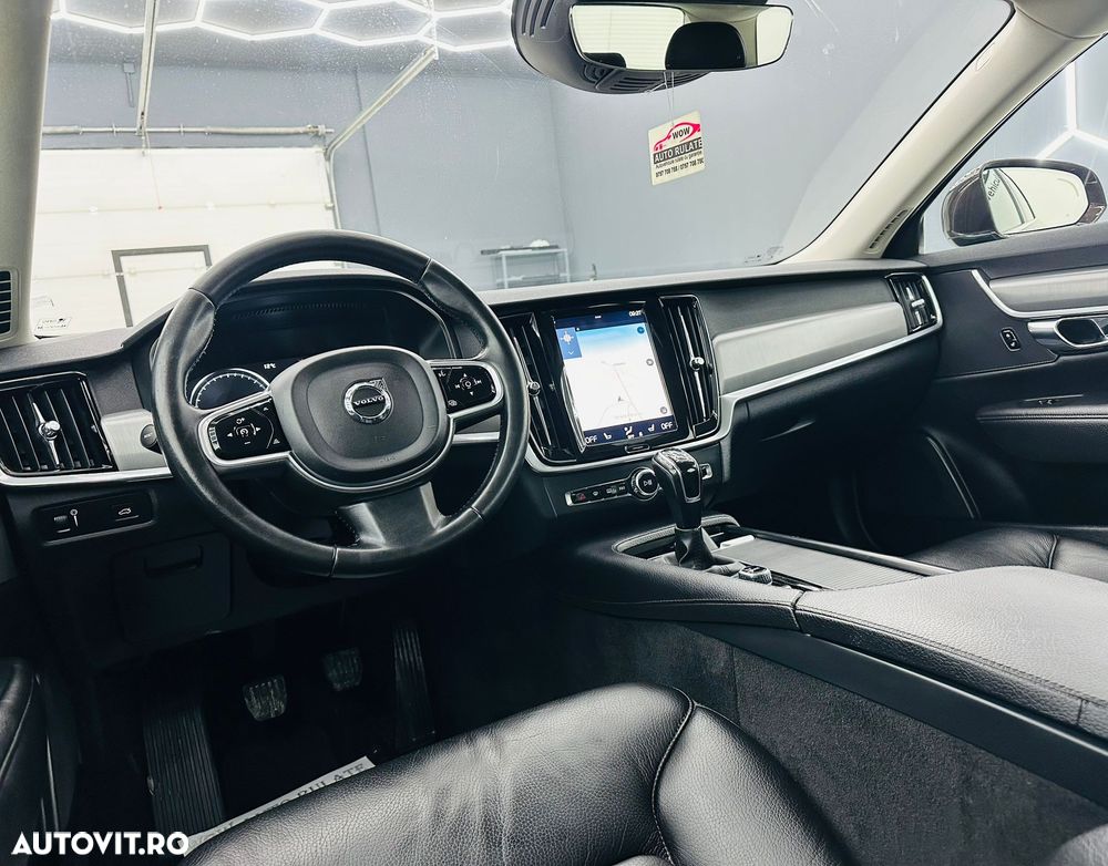 Volvo V90 D3 Momentum Pro - 19