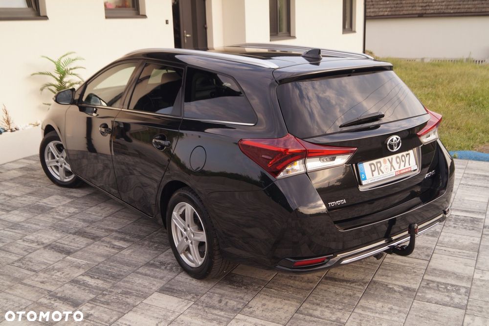 Toyota Auris 1.6 D-4D Executive - 5