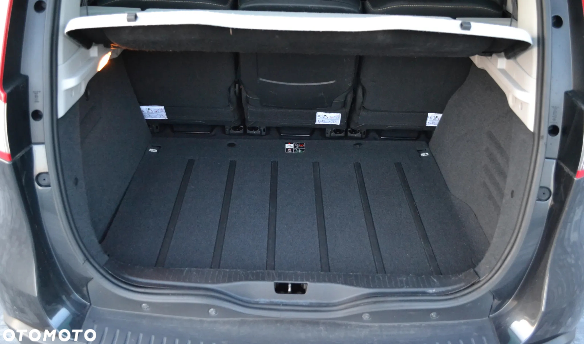 Renault Scenic 1.6 16V 110 Dynamique - 13