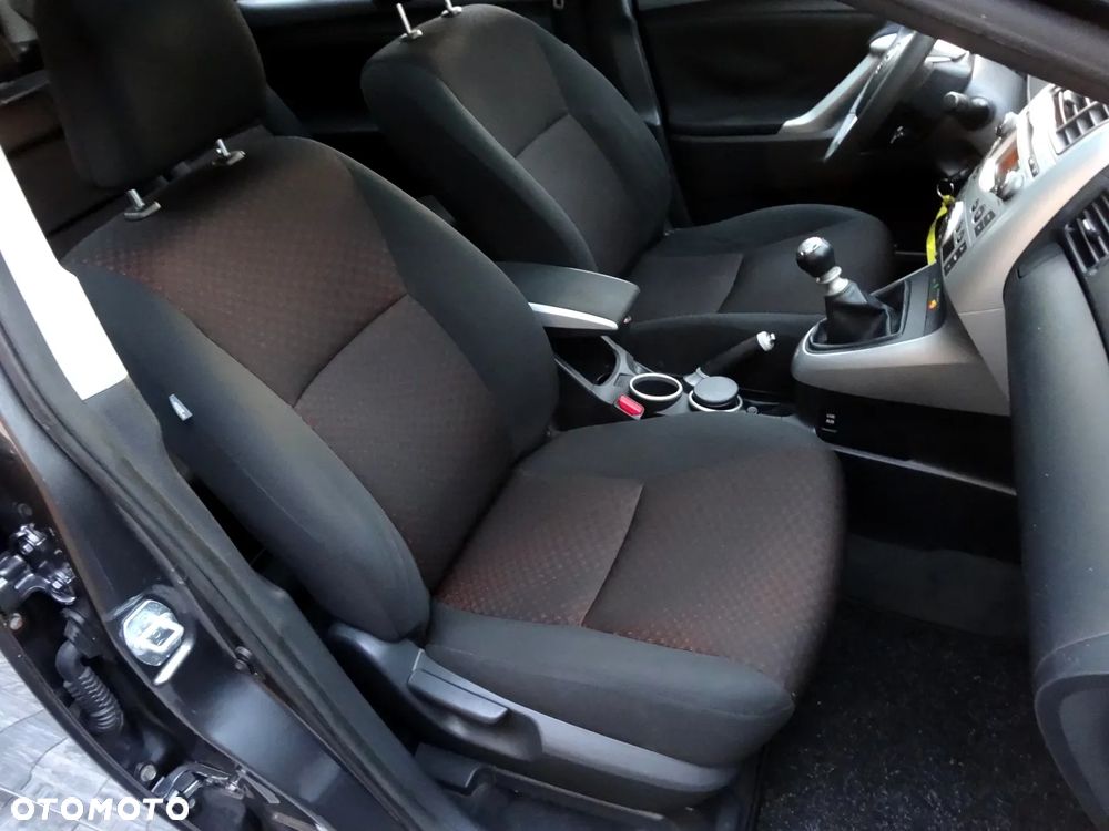 Toyota Verso 1.8 Sol - 28