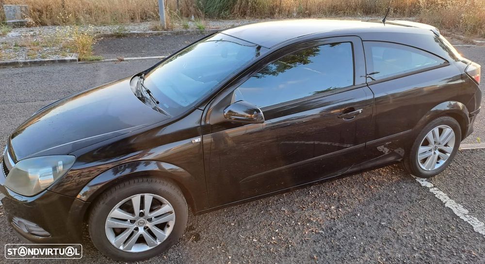 Opel Astra GTC 1.9 CDTi - 10