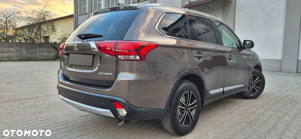 Mitsubishi Outlander 2.0 2WD Diamant Edition - 4