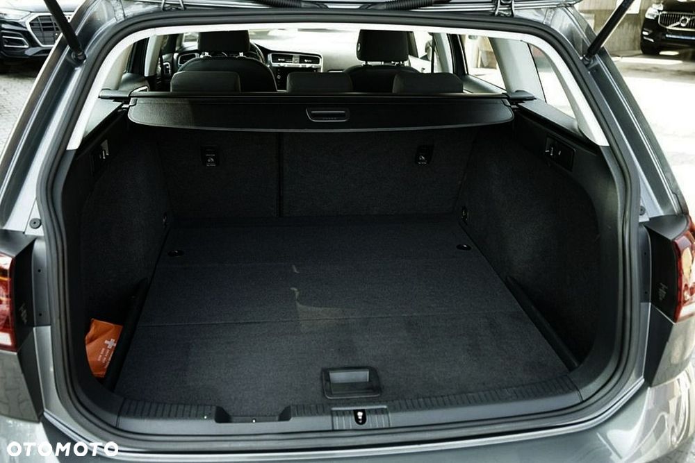 Volkswagen Golf - 26