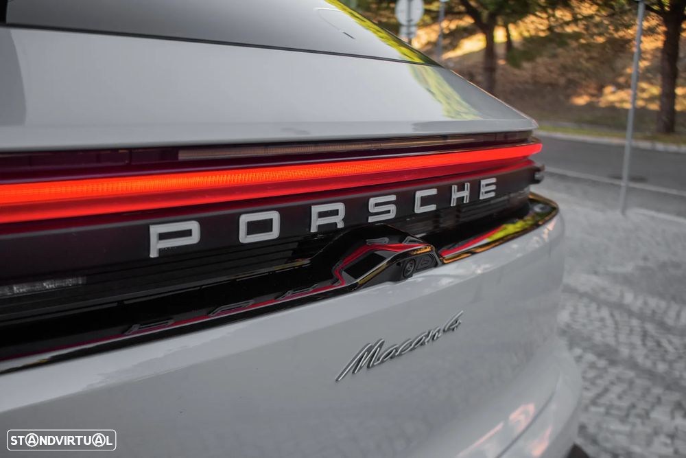 Porsche Macan Electric 4 - 10