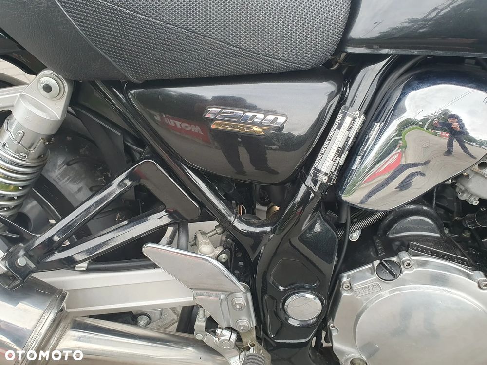 Suzuki GSX - 14