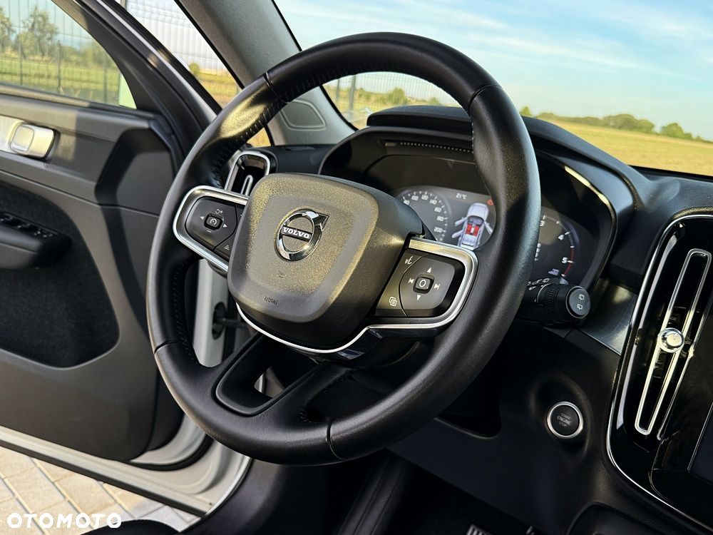 Volvo XC 40 D3 Momentum Pro - 38