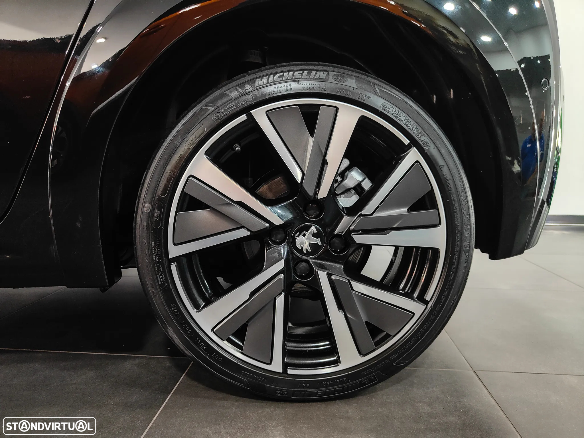 Peugeot 208 1.2 PureTech GT Line EAT8 - 24