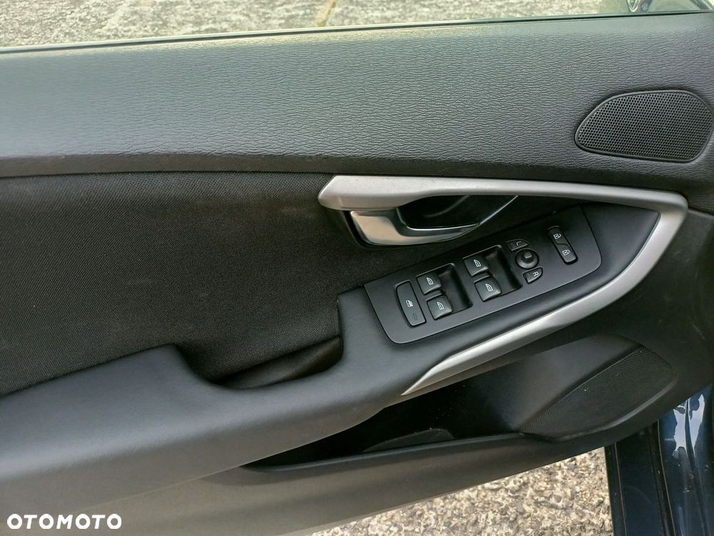 Volvo V40 D2 - 20