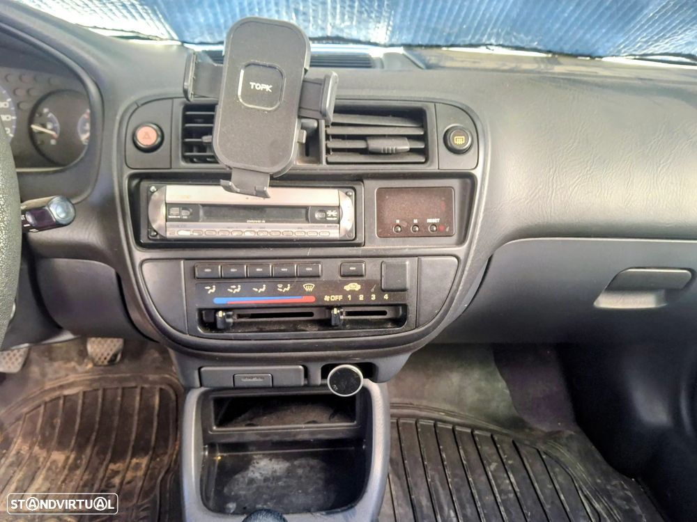Honda Civic 1.5i LS - 8