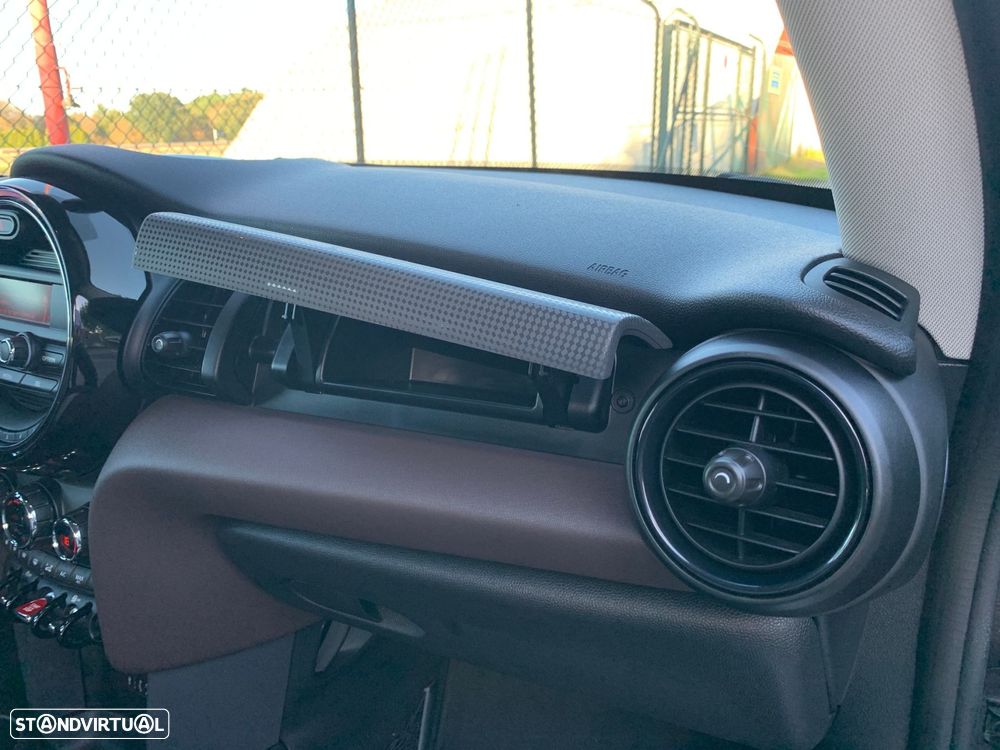 MINI 3 Portas One D - 43