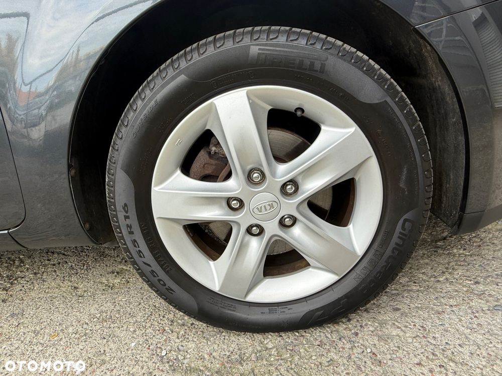 Kia Ceed ver-1-6-crdi-128-dream-team-edition - 32