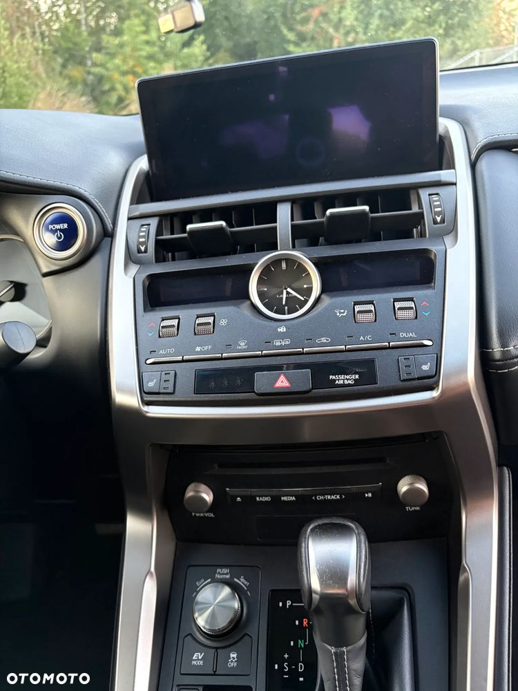 Lexus NX 300h Comfort AWD - 17