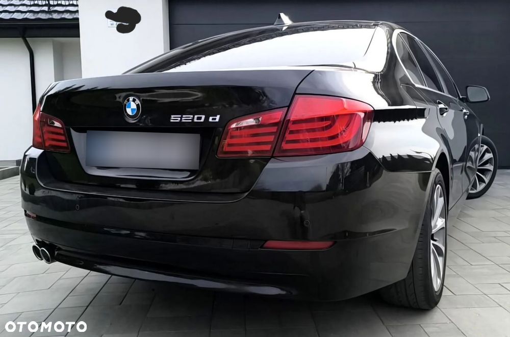 BMW Seria 5 520d xDrive - 10