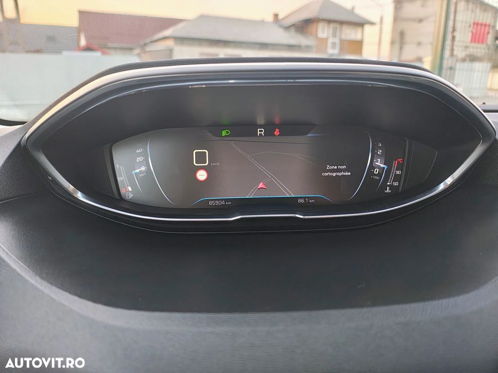 Peugeot 3008 PureTech 130 Stop & Start GPF EAT8 Allure - 9