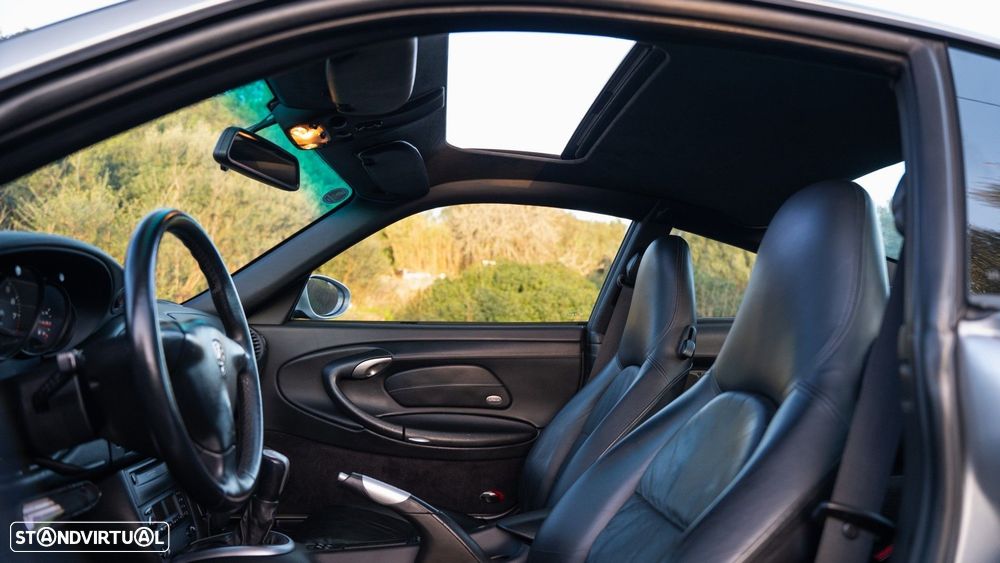 Porsche 911 (996) Carrera 4 Coupé - 30