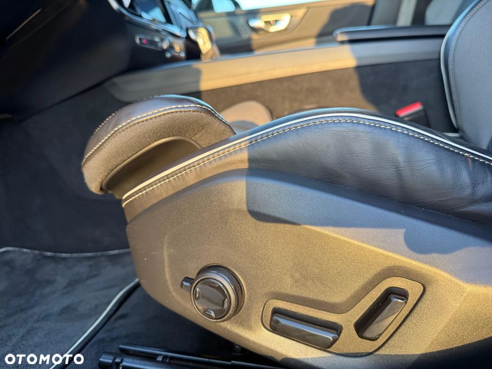 Volvo S60 T4 R-Design - 17