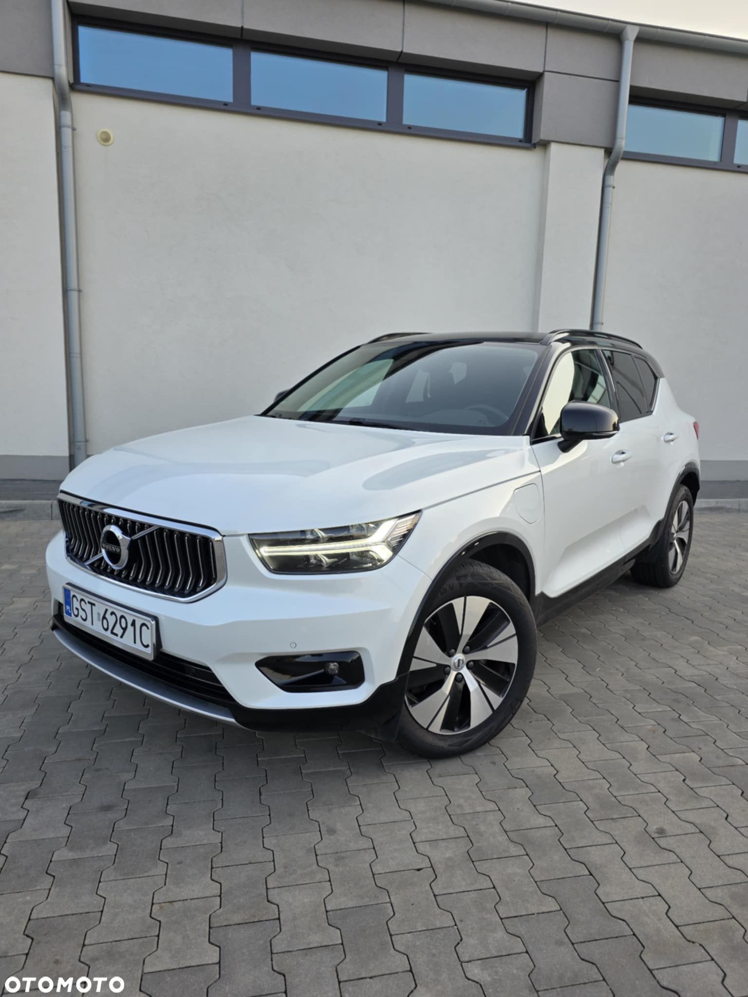 Volvo XC 40 T4 Plug-In Hybrid Inscription - 1