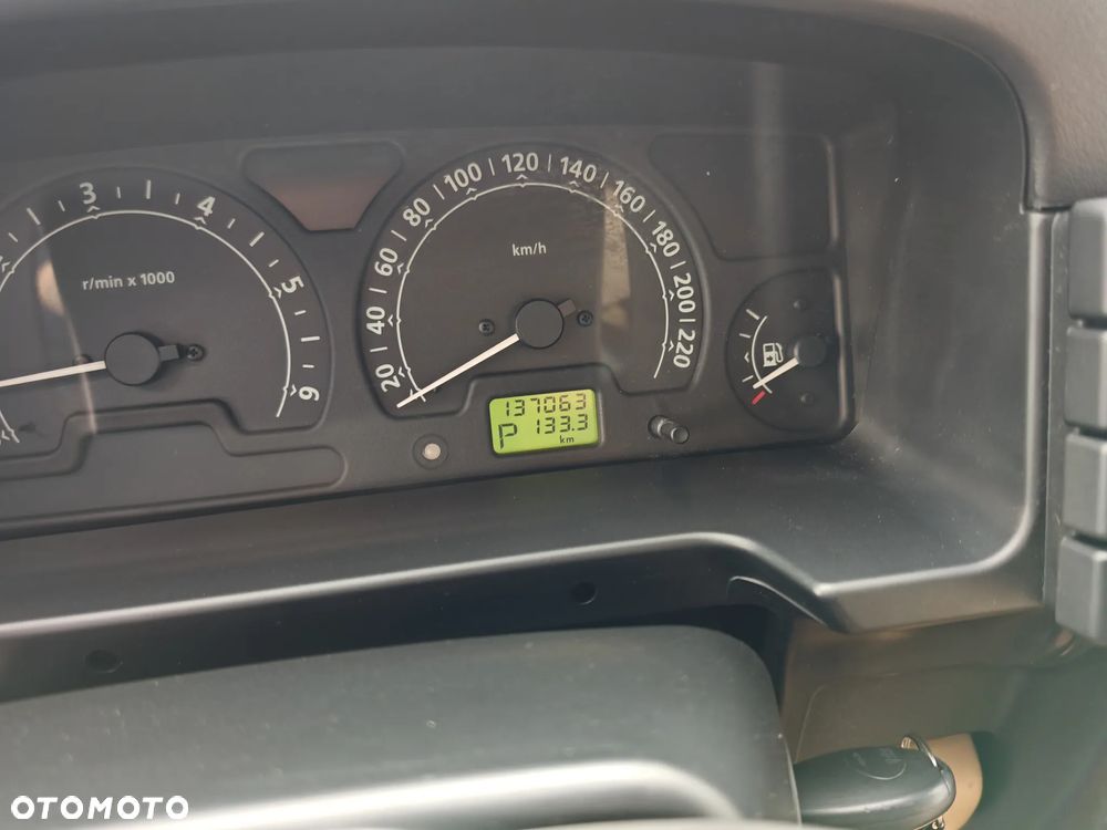 Land Rover Discovery - 32