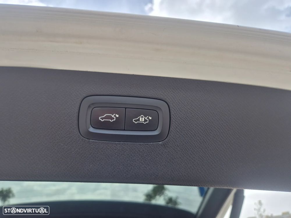 Volvo XC 90 2.0 D4 R-Design - 13