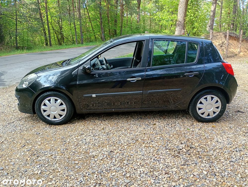 Renault Clio 1.2 16V Authentique - 8