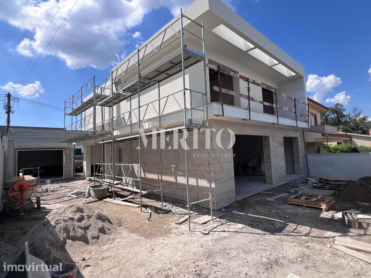 Moradia Geminada T4 com duas Suites - Grande imagem: 2/24