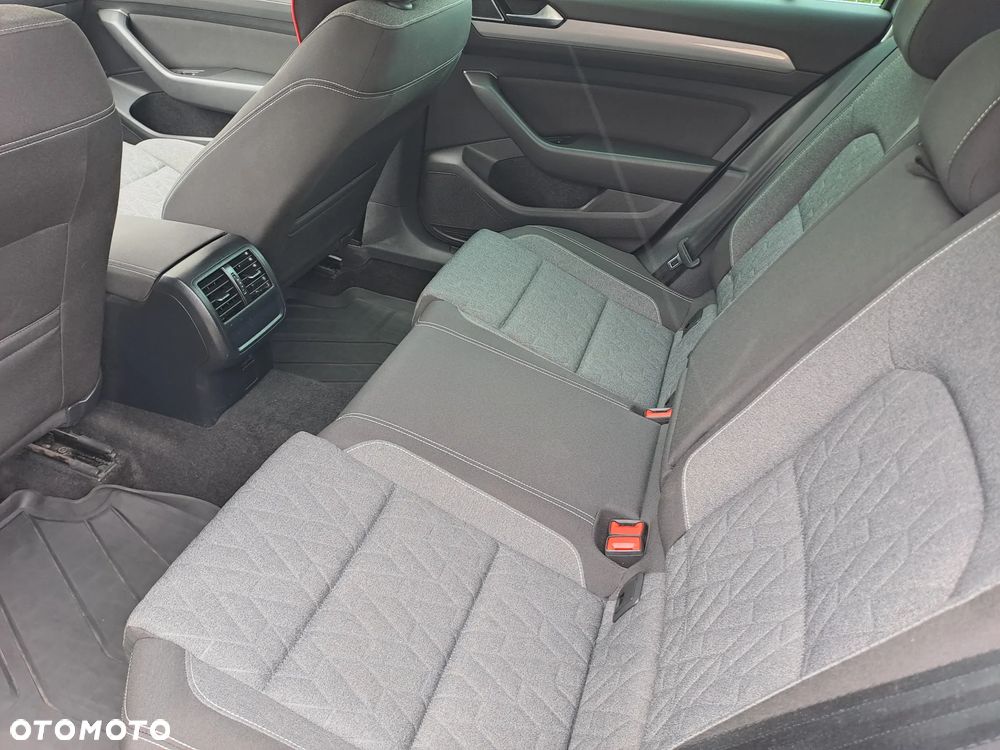 Volkswagen Passat 1.5 TSI EVO Business - 7