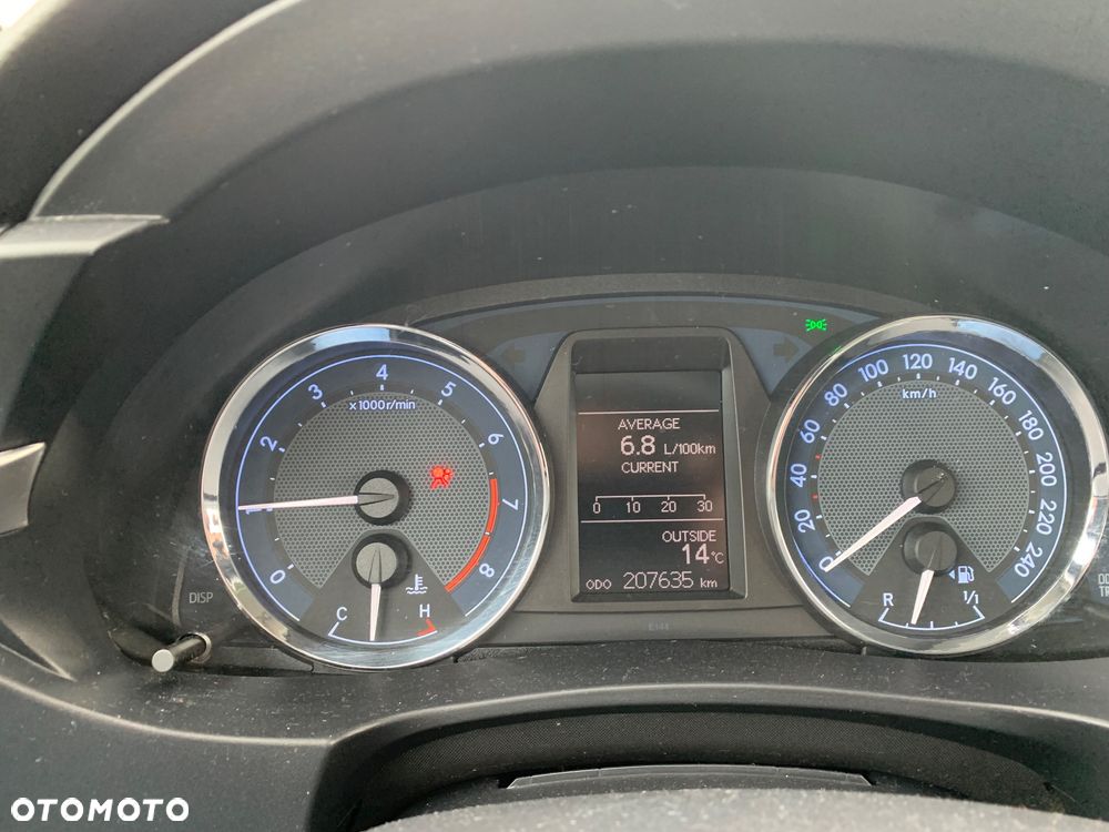 Toyota Corolla 1.6 Premium + - 8
