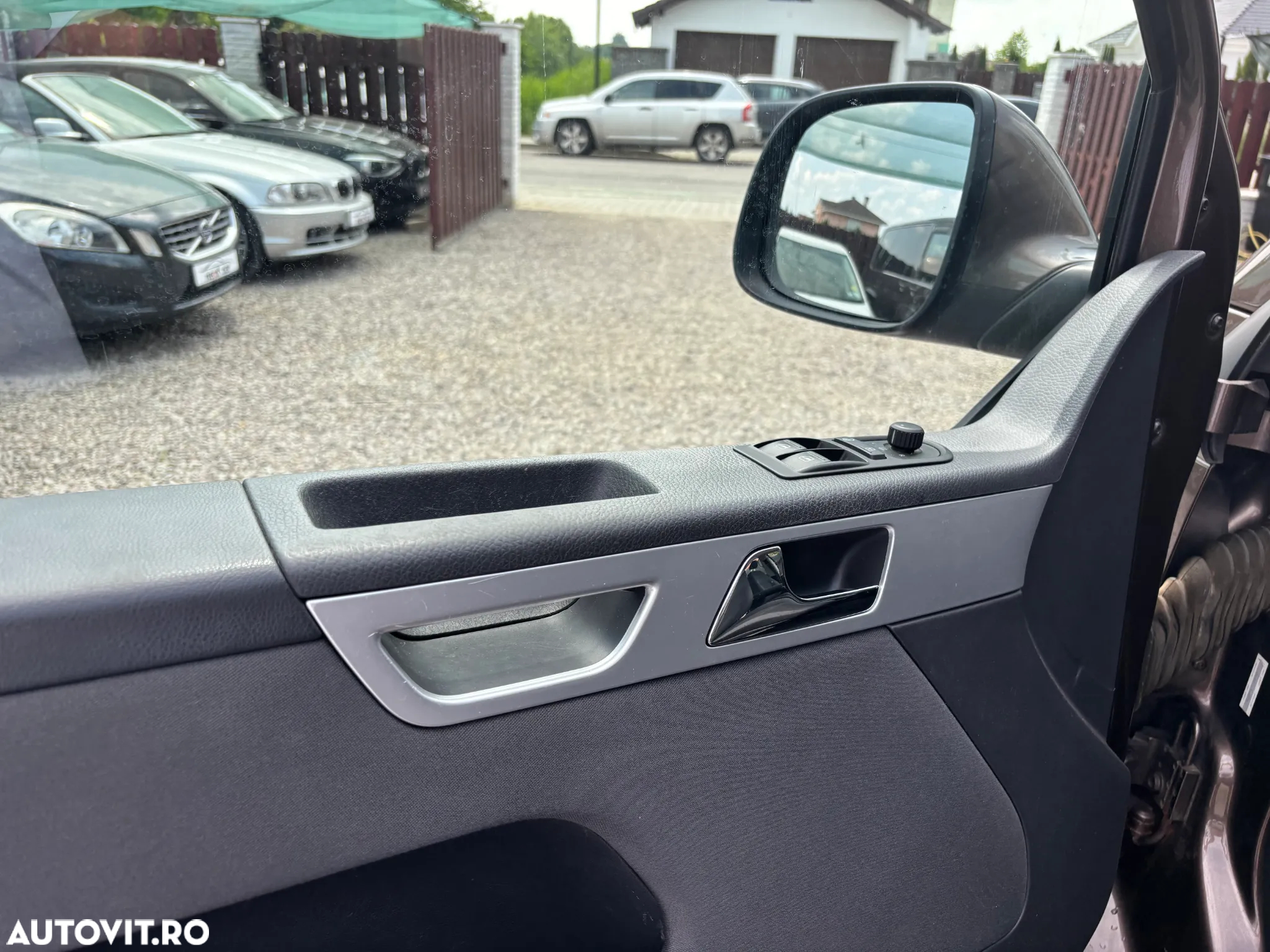 Volkswagen Multivan - 20