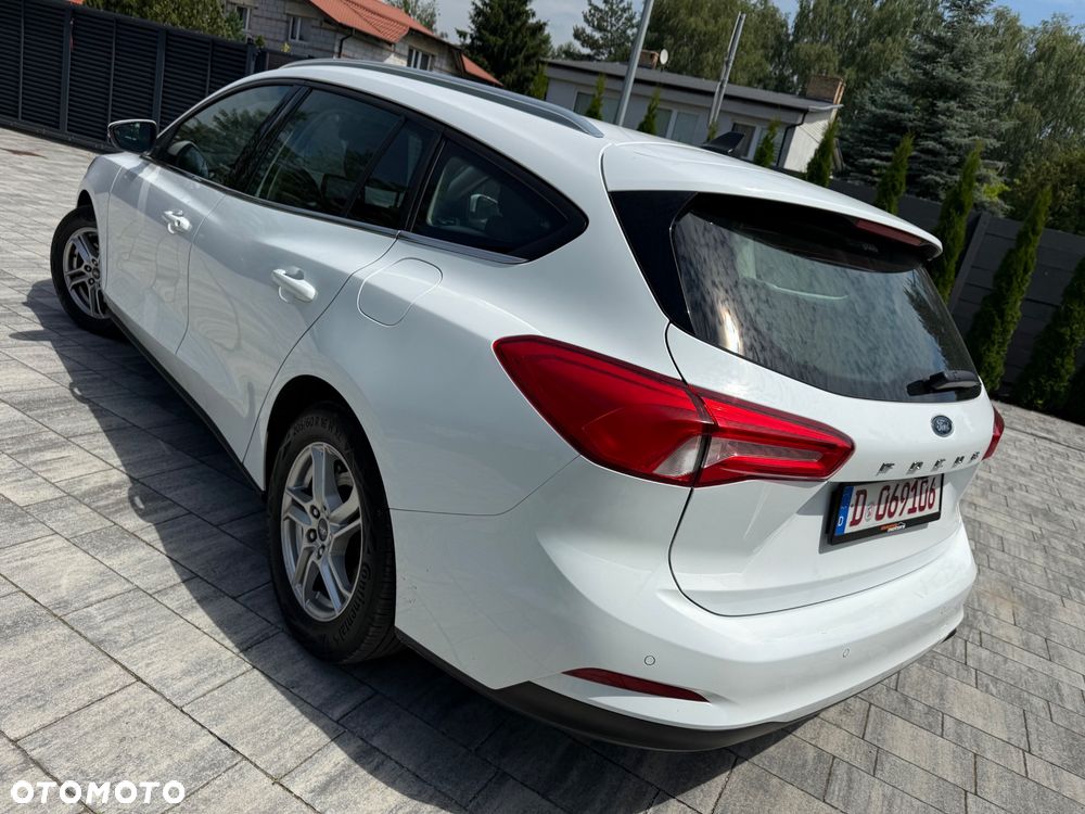 Ford Focus 1.5 EcoBlue STart-Stopp-System TITANIUM - 4