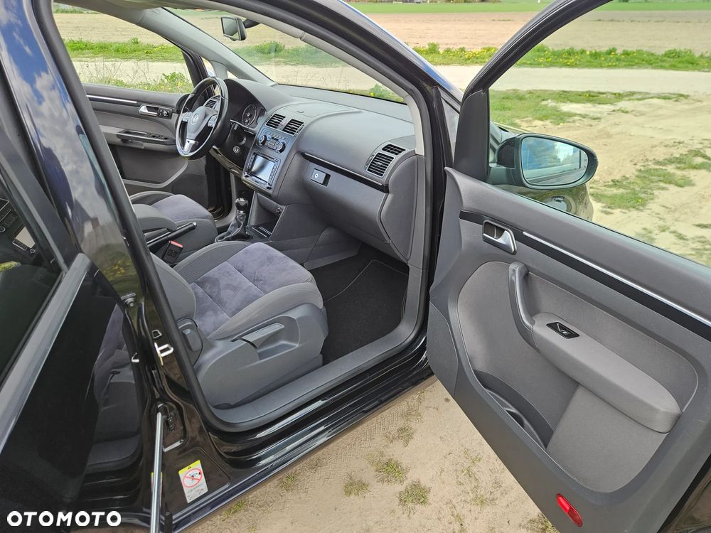 Volkswagen Touran 2.0 TDI DPF BlueMotion Technology Highline - 17