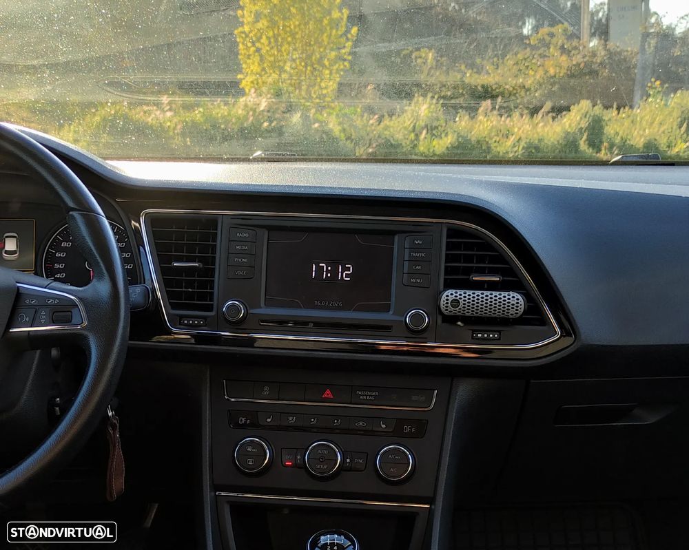 SEAT Leon 1.6 TDI DPF S&S Style - 6