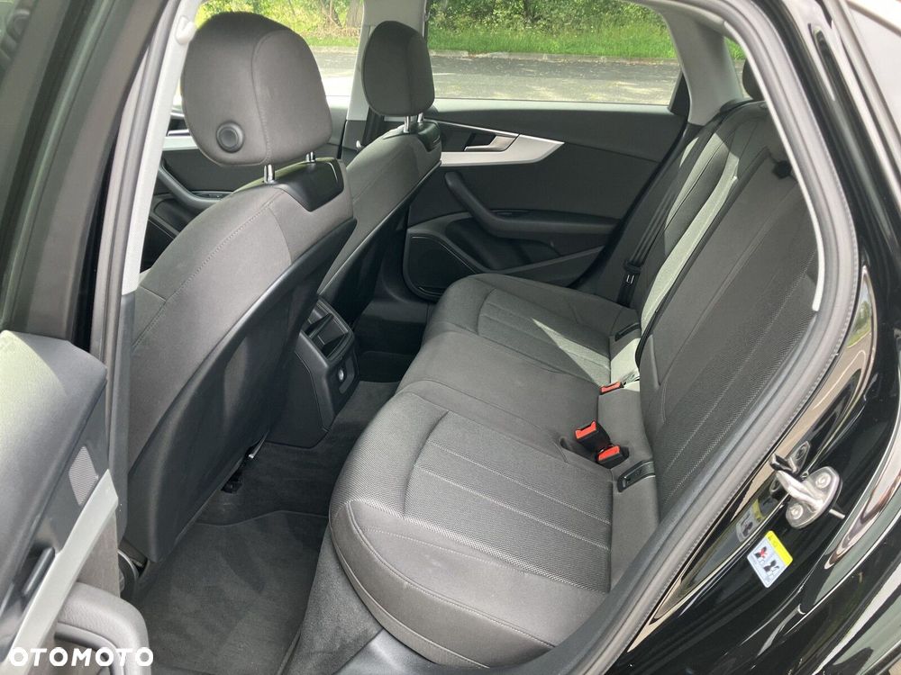 Audi A4 Limousine - 19
