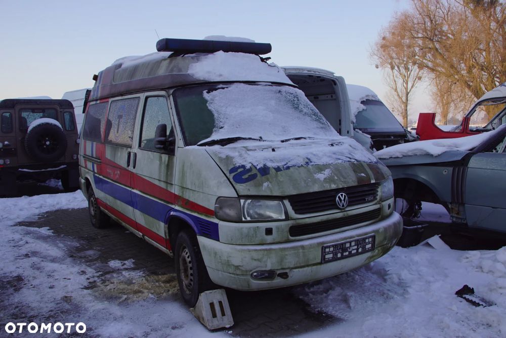 Auto na części - Volkswagen Transporter T4 Lift 2.5 TDI 102 KM ACV DXZ L902 2002R Silnik Skrzynia Drzwi Maska Klapa Błotnik Zderzak Lusterko Lampa Deska Kokpit Sterownik Moduł Czujnik Licznik Panel Kierownica - 1