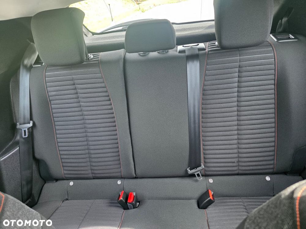 Peugeot 208 - 19