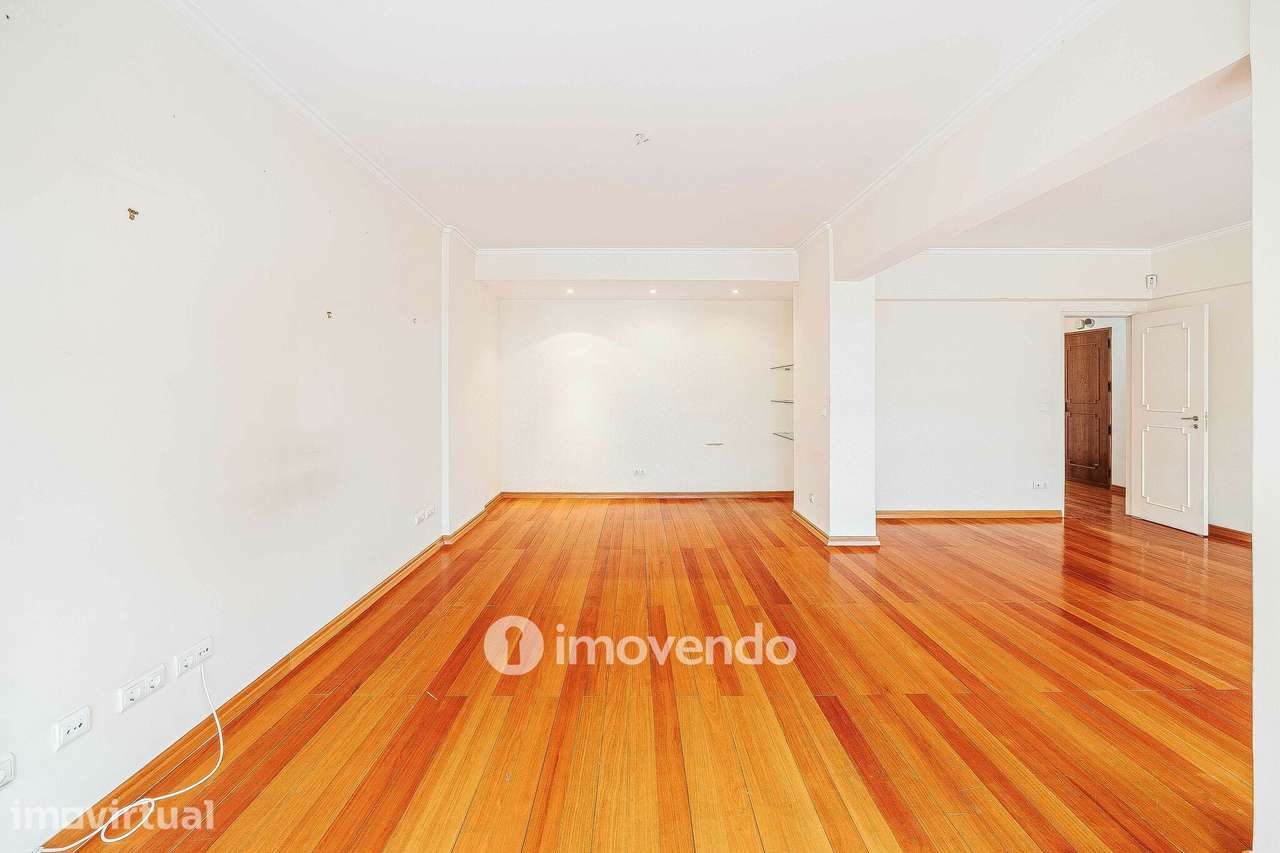 Apartamento T3, com estacionamento, na Portela - Grande imagem: 5/46