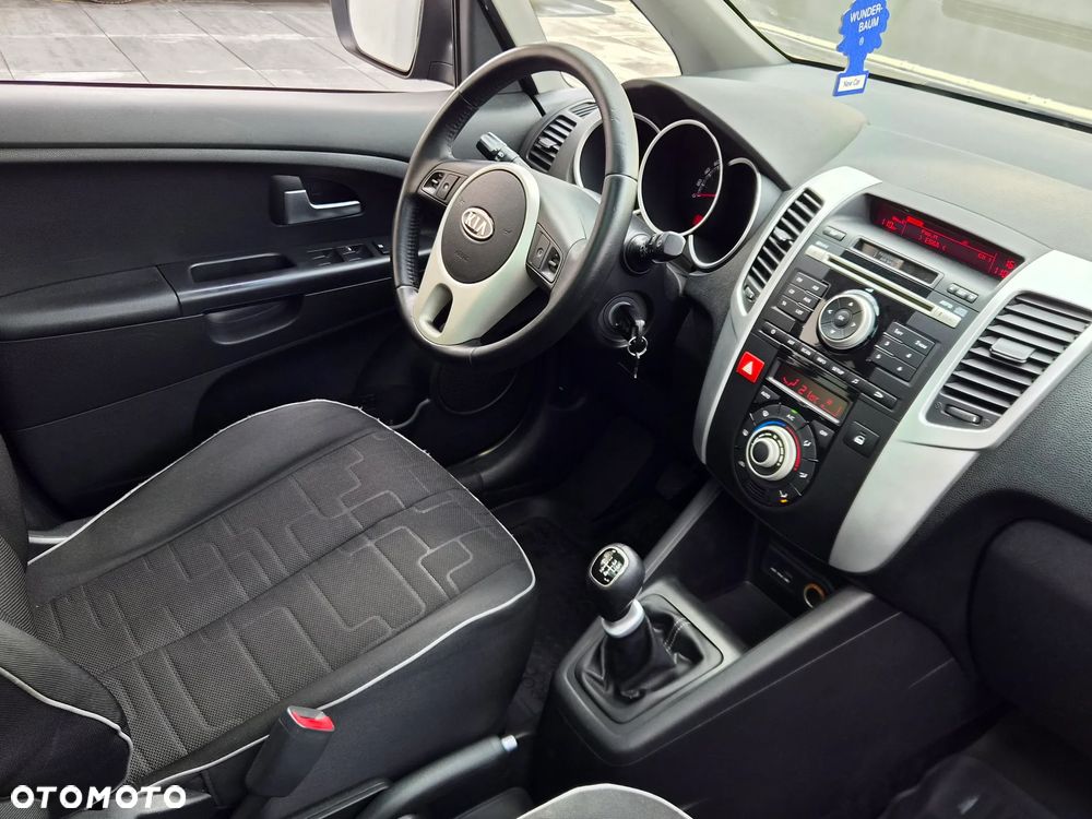 Kia Venga 1.4 L - 8