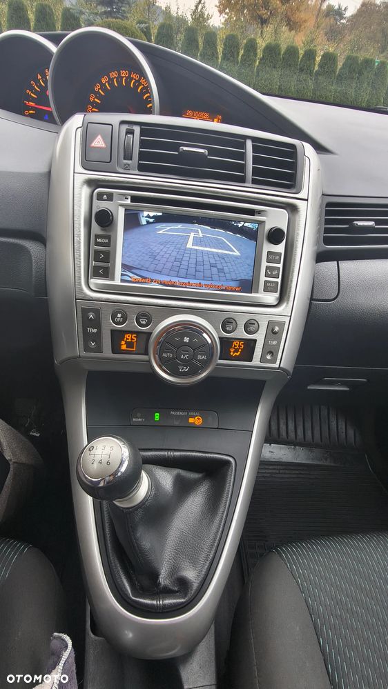 Toyota Verso 1.8 Sol plus NAVI 7os - 25