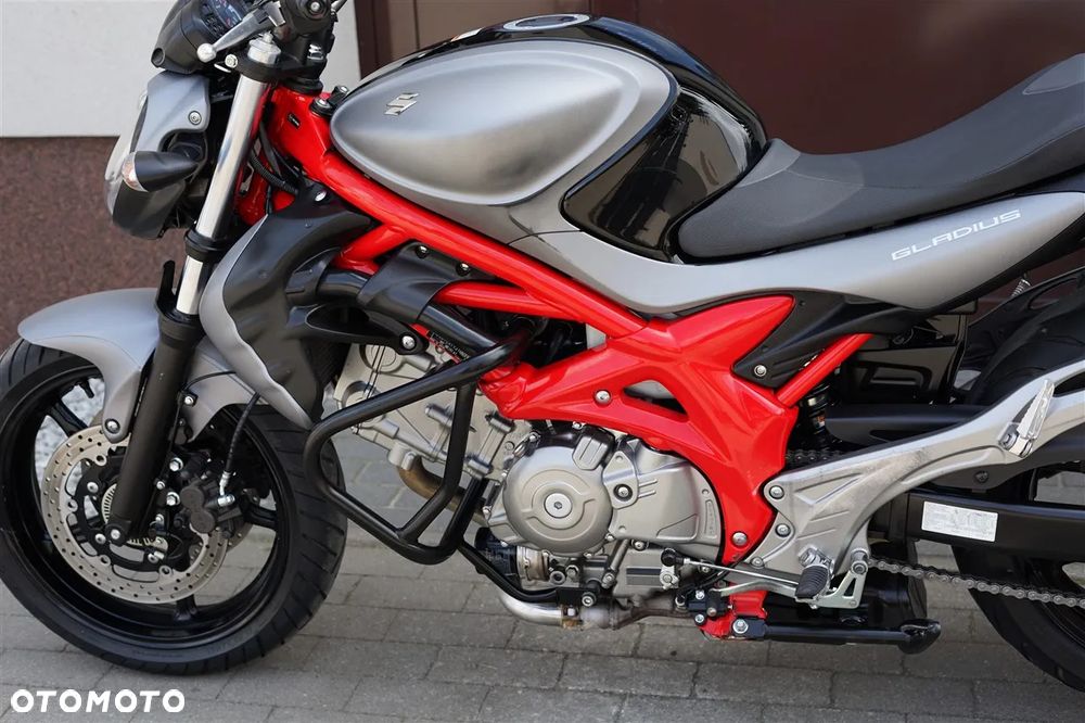 Suzuki Gladius - 26