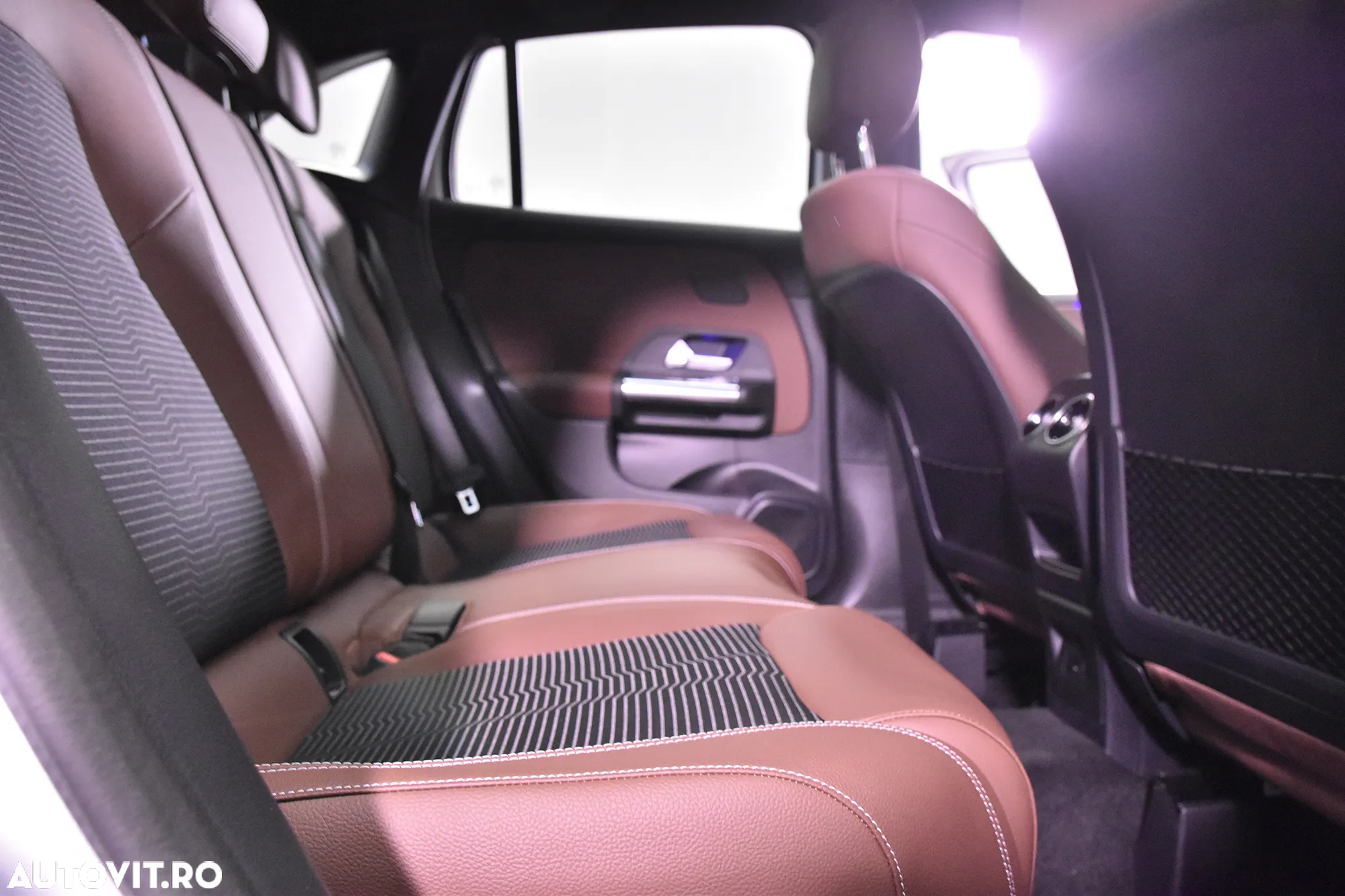 Mercedes-Benz GLA 250 e - 12