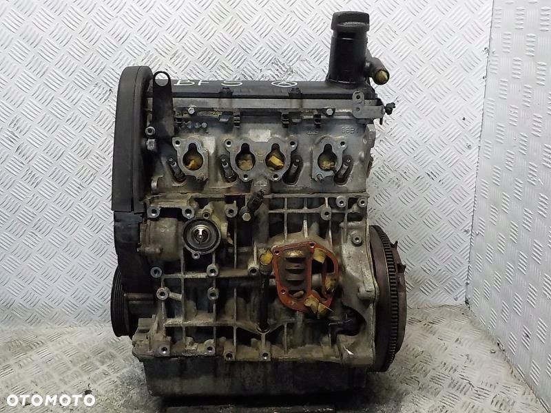 W NEW BEETLE SILNIK 1.6 8V 102 KM BFS POKRYWA PLASTIKOWA - 6