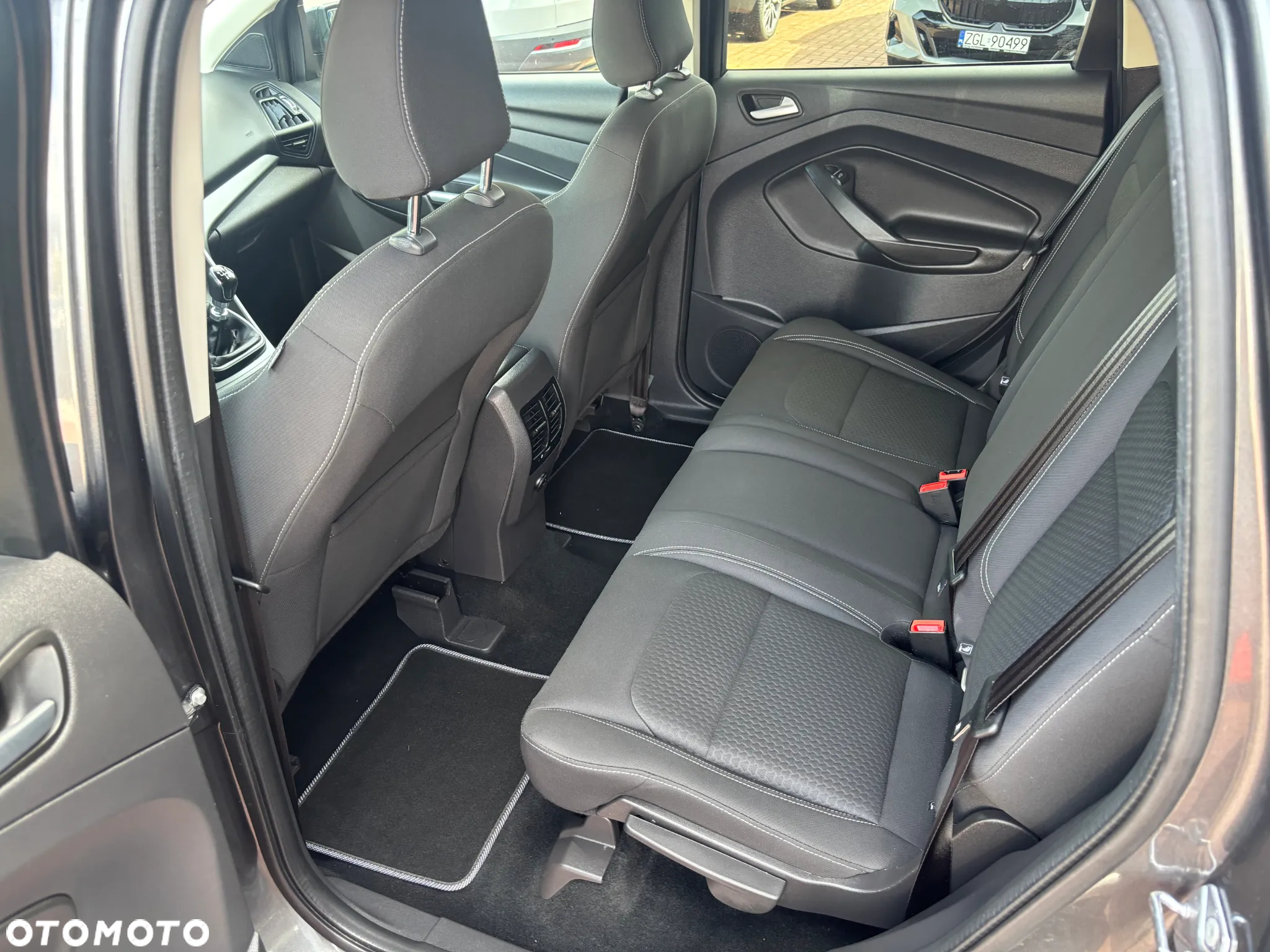 Ford Kuga 1.5 EcoBoost 2x4 Titanium - 16
