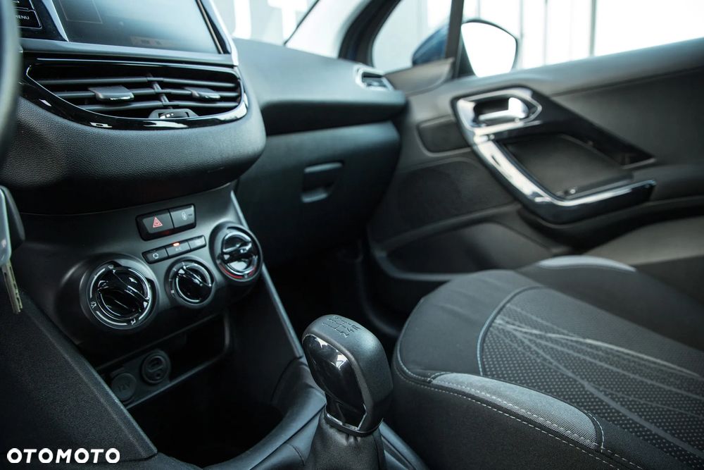 Peugeot 208 - 21