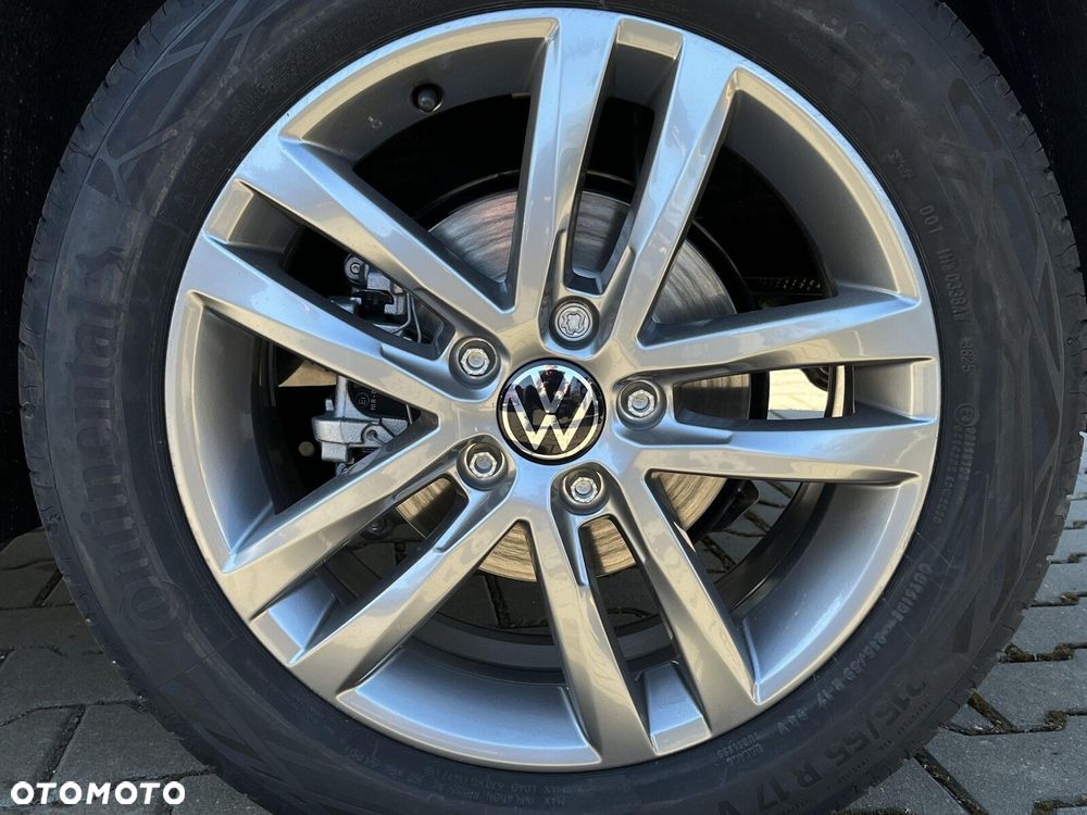 Volkswagen Touran - 12