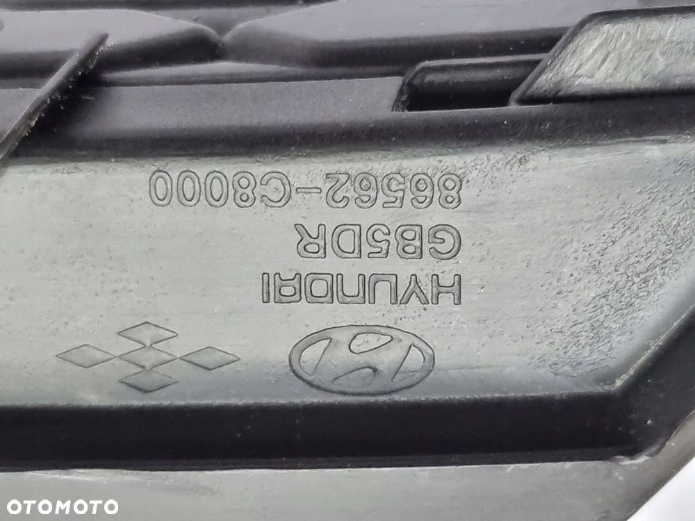 ŚRODKOWA KRATKA ZDERZAKA PRZÓD HYUNDAI I20 - 3