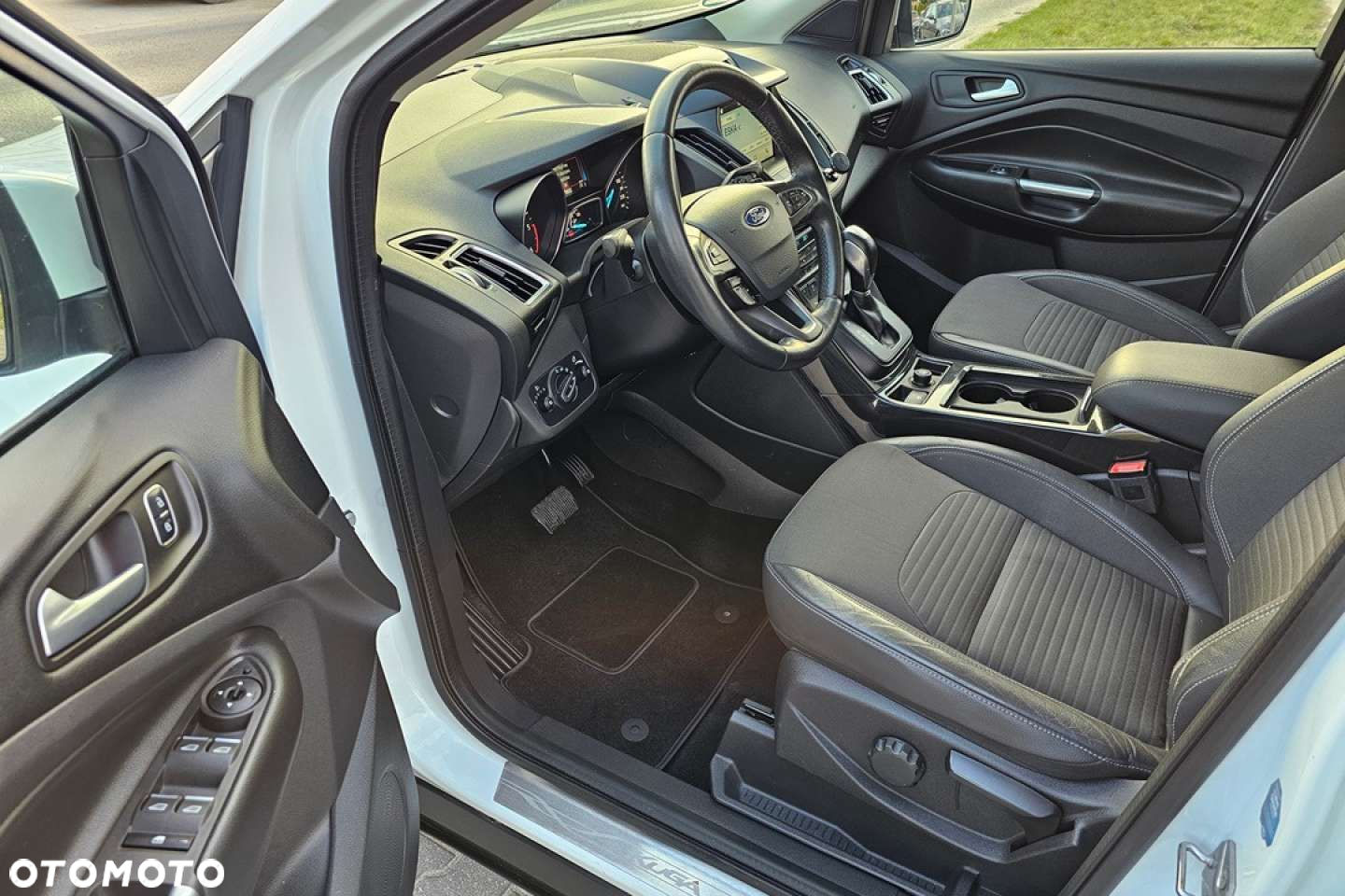 Ford Kuga - 14