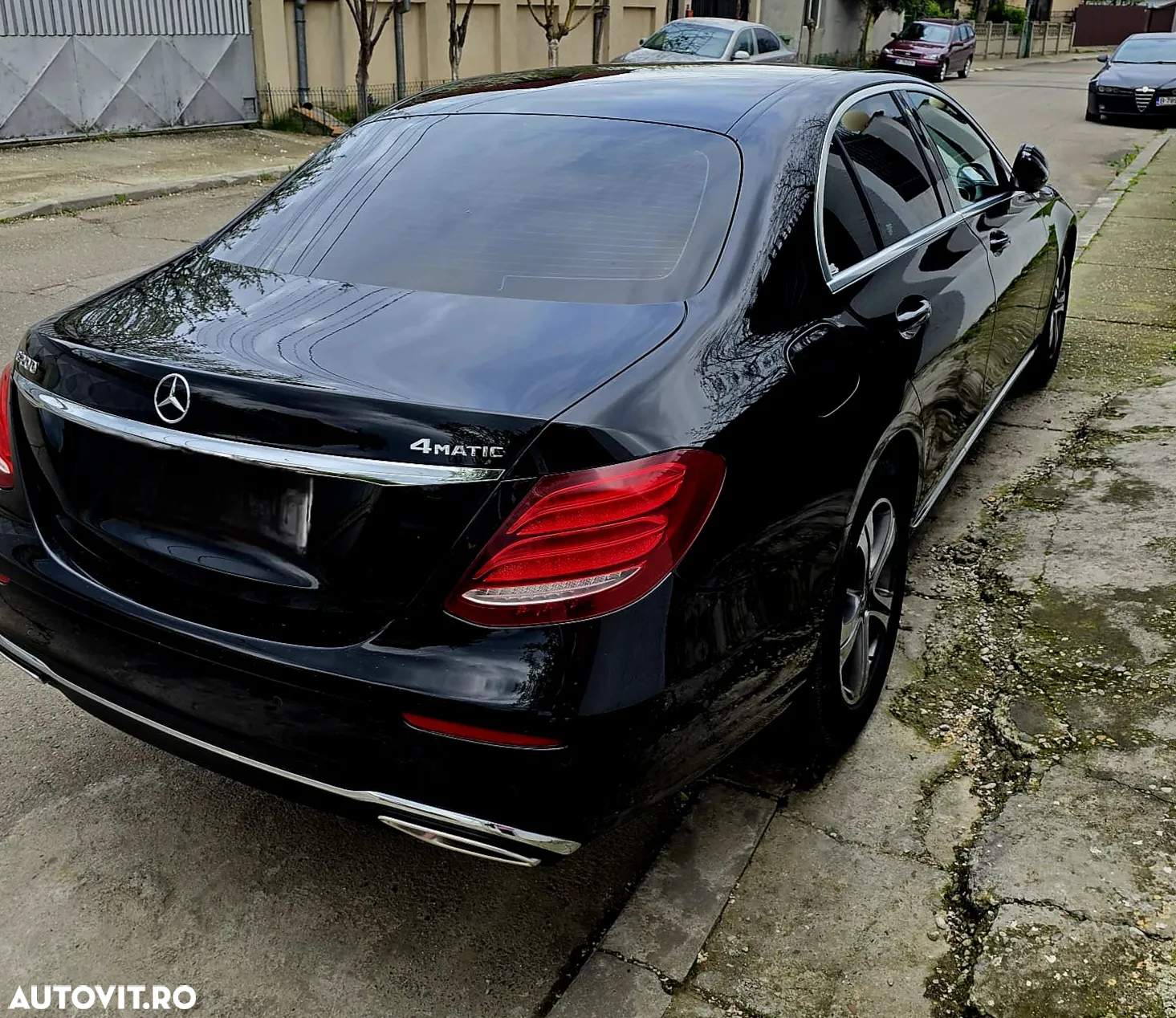 Mercedes-Benz E - 16