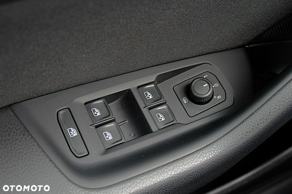 Volkswagen Passat 1.5 TSI EVO Business DSG - 25