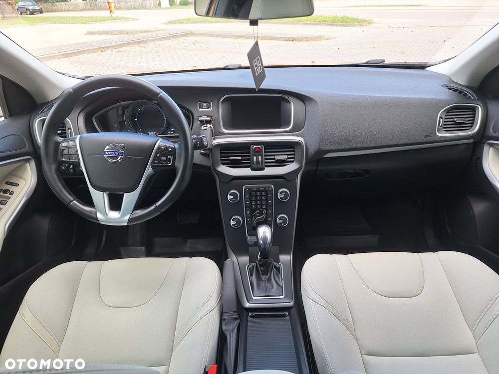 Volvo V40 D3 Geartronic Momentum - 7